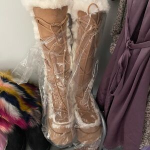 Demonia Camel-311 boots